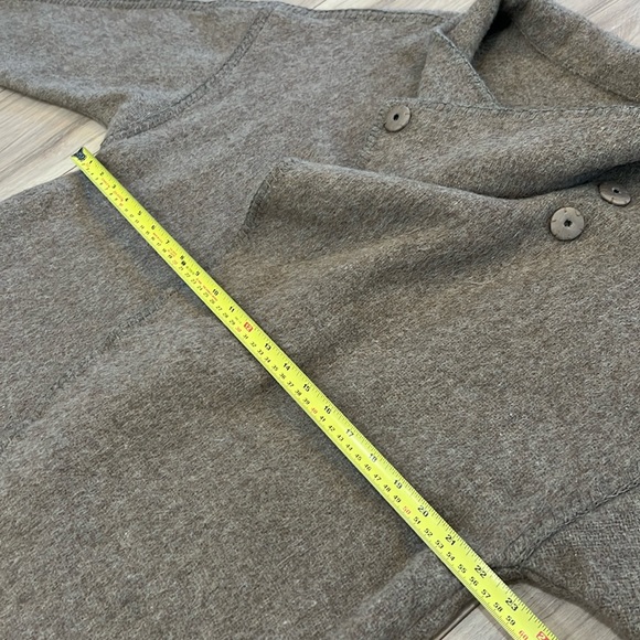 Peruvian Alpaca and Wool Blend Short Cocoon Coat with Pockets - Picture 6 of 9